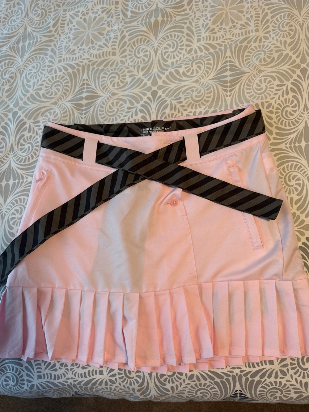 Nike Light Pink Pleated Golf Skort with Black Striped Belt